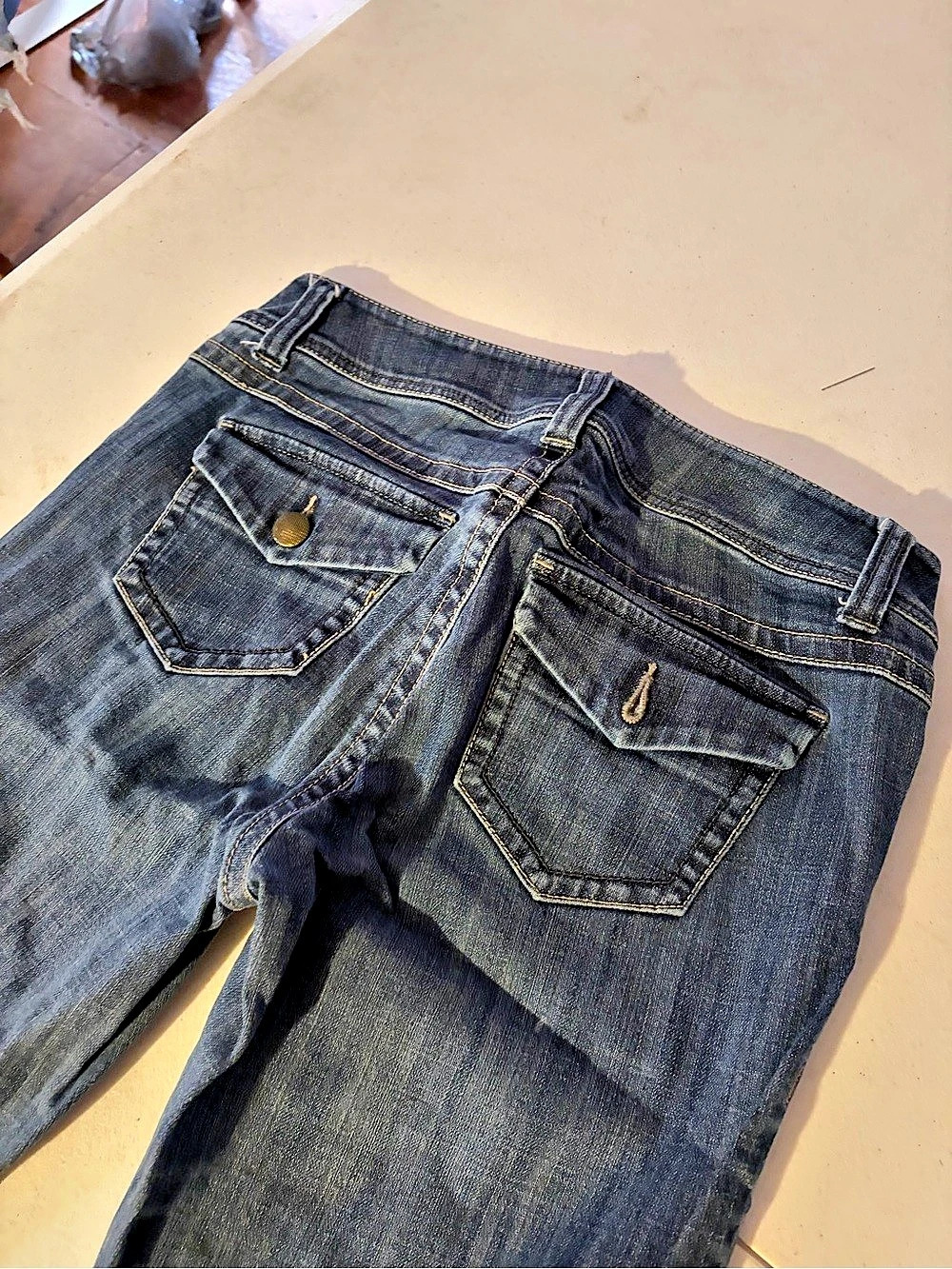 CAbi Boot Cut Jeans in Blue Waist 4 - Picture 4 of 5